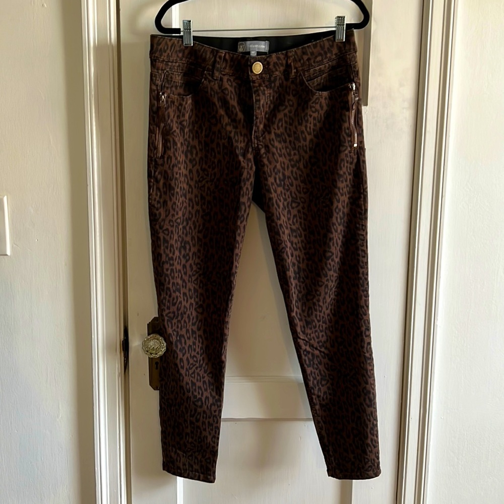 Wit & Wisdom cheetah/leopard print petite pants with zippered pockets